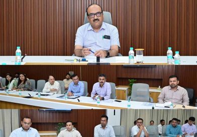 शासन के मिशन मोड में किए जाने वाले कार्यों की हुई समीक्षा मुख्य सचिव ने अधिकारियों की ली बैठक