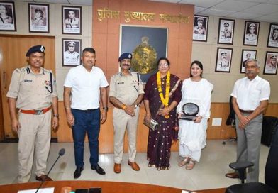 पुलिस मुख्यालय परिवार द्वारा 11 सेवानिवृत्‍त कर्मचारियों को दी गई भावभीनी विदाई