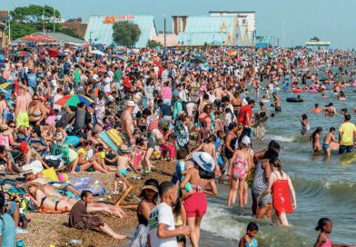 Heatwave in UK: दो महीने में 2700 मौतें, हीटवेव ने बढ़ाई चिंता, यूरोप में सऊदी जैसी गर्मी के हालात Heatwave in UK: दो महीने में 2700 मौतें, हीटवेव ने बढ़ाई चिंता, यूरोप में सऊदी जैसी गर्मी के हालात