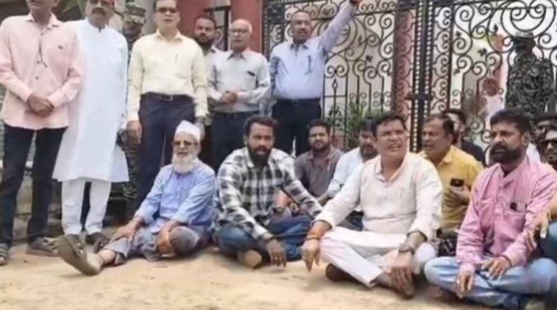 ED की बड़ी कार्रवाई: रामगोपाल के बाद कारोबारी अनूप अग्रवाल के ठिकानों पर भी छापेमारी ED की बड़ी कार्रवाई: रामगोपाल के बाद कारोबारी अनूप अग्रवाल के ठिकानों पर भी छापेमारी