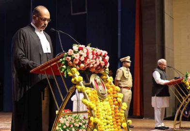 मध्यप्रदेश हाईकोर्ट को मिला नया चीफ जस्टिस, राज्यपाल पटेल ने न्यायमूर्ति कोगजे को दिलाई शपथ